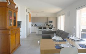 Bnbutler - Govone - Ampio E Luminoso Appartamento Con Terrazza