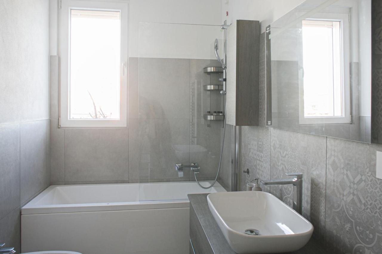 Bnbutler - Govone - Ampio E Luminoso Appartamento Con Terrazza Milán Exterior foto