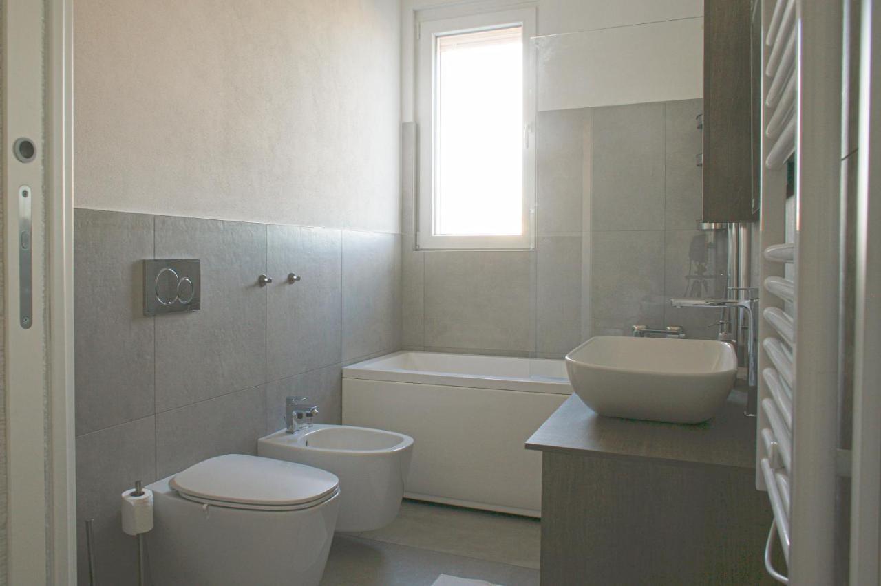 Bnbutler - Govone - Ampio E Luminoso Appartamento Con Terrazza Milán Exterior foto