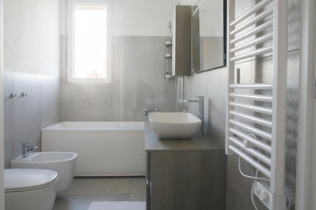 Bnbutler - Govone - Ampio E Luminoso Appartamento Con Terrazza Milán Exterior foto
