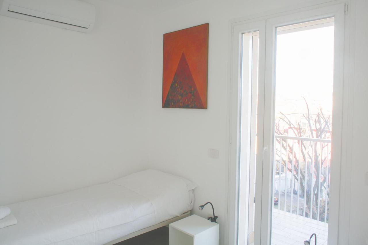 Bnbutler - Govone - Ampio E Luminoso Appartamento Con Terrazza Milán Exterior foto